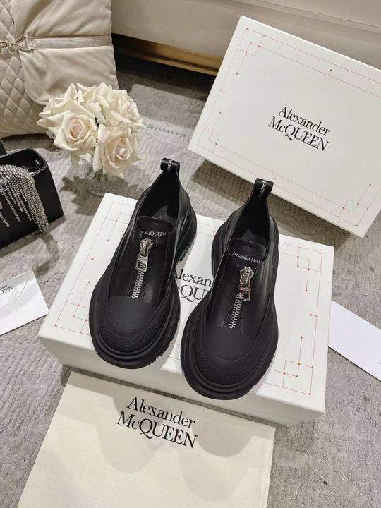 Picture of Alexander McQueen Shoes _SKUAlexanderMcQueensz35-45mnh1001243